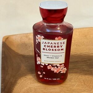 Bath & Body Works Japanese Cherry Blossom Shower Gel - Red 10 fl oz